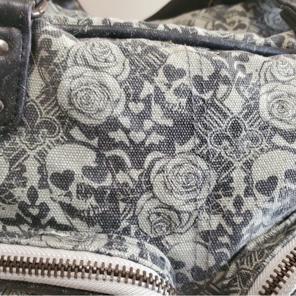 Loungefly Skull & Roses Handbag - Picture 3 of 11